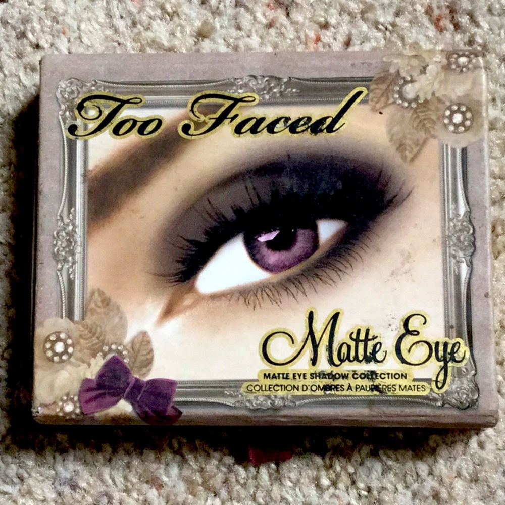 Too faced Matte eye pallet